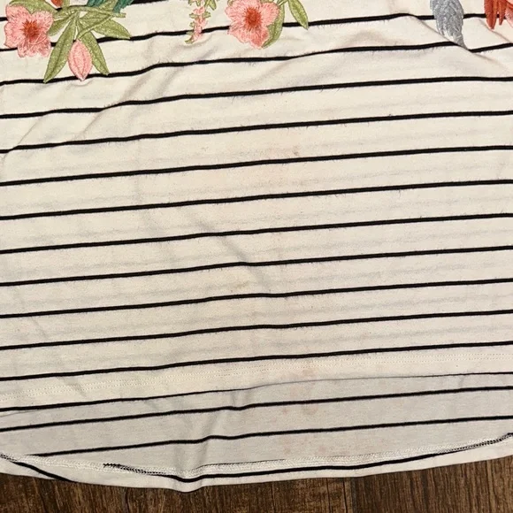 Gianni Bini Floral Embroidered Stripe Top XS Boho Casual Shirt - Picture 4 of 13